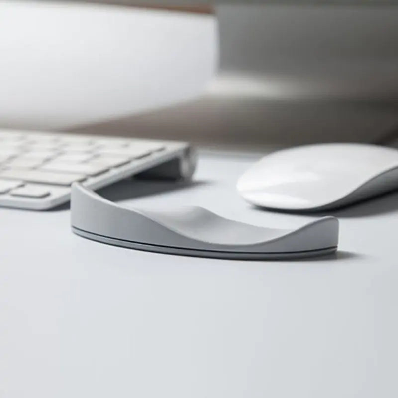 Non-slip ergonomic mouse pad